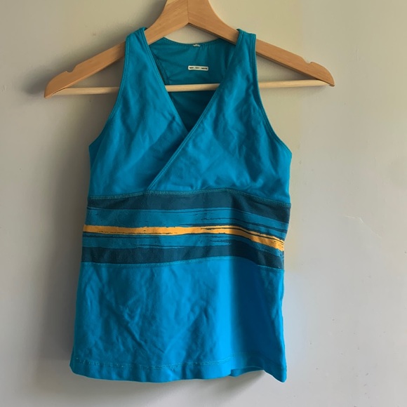 lululemon athletica Tops - Lululemon blue sunset v neck tank with bra
